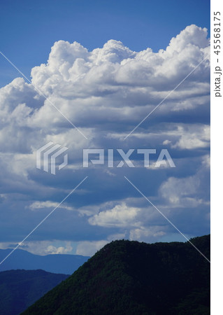 雲（空）積雲（雄大雲） 45568175