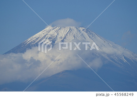 富士山の頭から湯気 珍しい現象が縁起良し! 富士山の頭から湯気 珍しい現象が縁起良し! 45568249