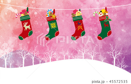 クリスマスのイメージの水彩イラスト お菓子とプレゼントが入った靴下 Christmas Socksのイラスト素材