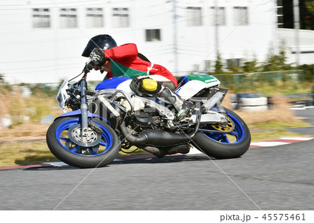 モーターサイクルの運転練習 45575461