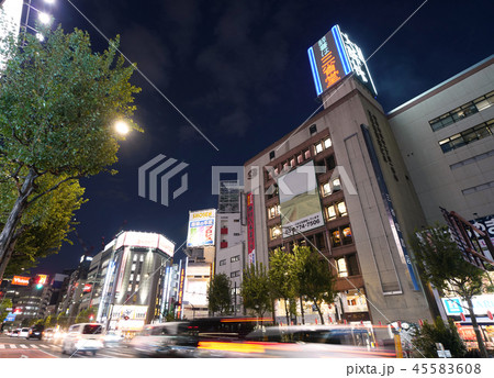 日本の東京都市景観　神田神保町の本屋街を望む（三省堂書店など） 45583608
