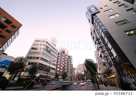 日本の東京都市景観 神田神保町の本屋街を望む(書泉グランデなど) 日本の東京都市景観 神田神保町の本屋街を望む(書泉グランデなど) 45586715