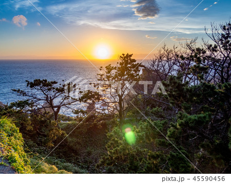 【伊豆半島ジオパーク】西伊豆黄金崎の夕景【夏】 【伊豆半島ジオパーク】西伊豆黄金崎の夕景【夏】 45590456