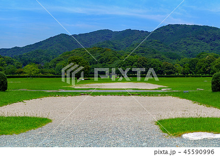 【大宰府政庁正殿跡】 (高解像度版) 福岡県太宰府市観世音寺 45590996