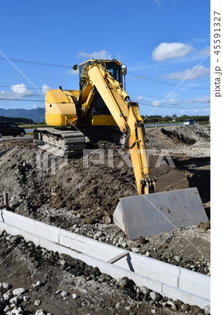 工事現場の建設機械 工事現場の建設機械 45591327