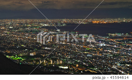 摩耶山から大阪湾を一望 夜景 高解像度版 兵庫県神戸市灘区摩耶山の写真素材