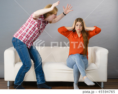Man and woman having fight 45594765