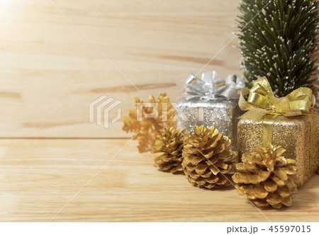 golden pine cones glittered christmas and gift box golden pine cones glittered christmas and gift box 45597015