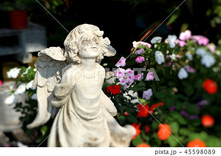 Vintage sculpture garden decoration 45598089
