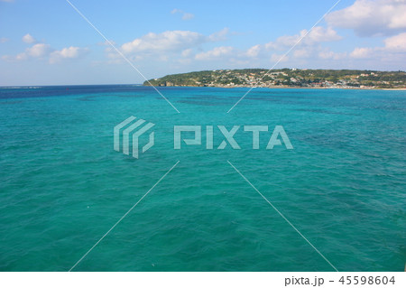 沖縄　古宇利大橋から見た古宇利島 45598604