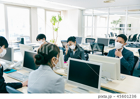 カゼ 風邪 花粉症 流行 45601236