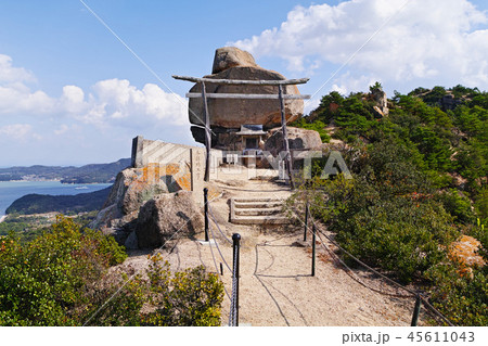 【小豆島】重ね岩・重岩（小瀬石鎚神社） 45611043