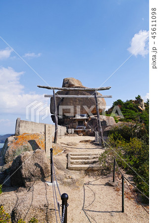 【小豆島】重ね岩・重岩（小瀬石鎚神社）コピースペース 45611098