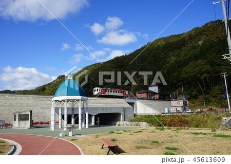 三陸鉄道の旅島越駅 45613609