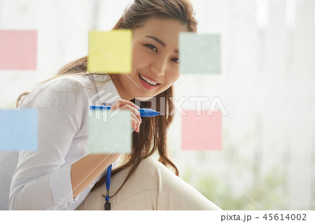 ビジネス　女性 45614002