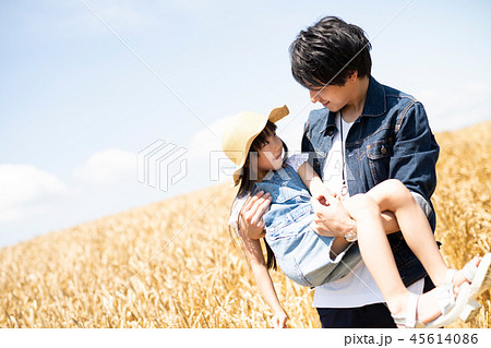 麦畑と家族 45614086
