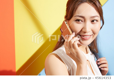 ビジネス 女性 スマホ ビジネス 女性 スマホ 45614353