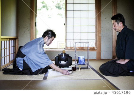 43060 43060 45617196