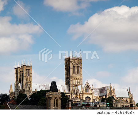Lincoln Cathedral during the day from afar 45624637