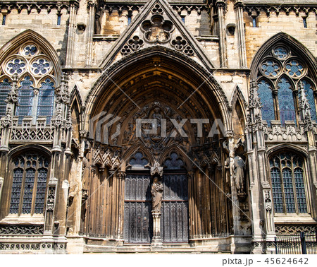 One of the entrances into Lincoln Cathedral 45624642