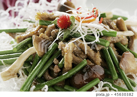 にんにくの芽と牛肉の細切り炒め にんにくの芽と牛肉の細切り炒め 45630382