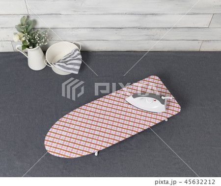 アイロン 生活用品 チェック柄 45632212