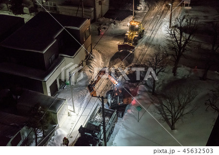 市街地を除雪する重機 / 北海道札幌市 市街地を除雪する重機 / 北海道札幌市 45632503