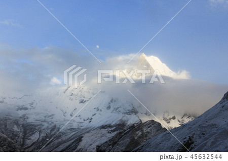Clouds on Annapurna Mountain Range with snow Clouds on Annapurna Mountain Range with snow 45632544