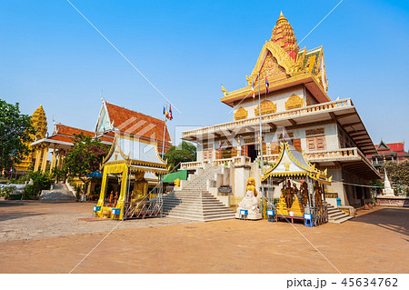 Wat Ounalom temple, Phnom Penh Wat Ounalom temple, Phnom Penh 45634762