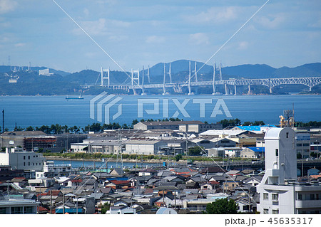 瀬戸大橋と瀬戸内海 瀬戸大橋と瀬戸内海 45635317