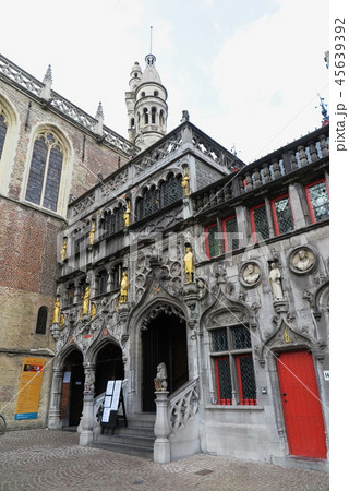 ベルギーの古都ブルージュの聖血礼拝堂(Basiliek Heiling Bloed in Bruge ベルギーの古都ブルージュの聖血礼拝堂(Basiliek Heiling Bloed in Bruge 45639392