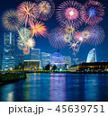 横浜みなとみらいの夜景と花火 45639751