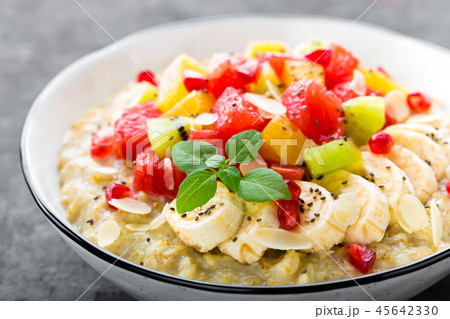 Oatmeal with fresh fruits and almond 45642330