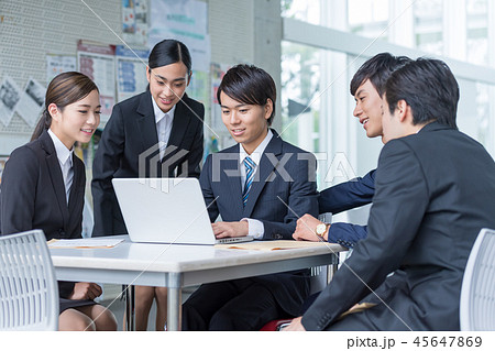 会社説明会、就活生、大学生、新卒、フレッシャーズ 45647869
