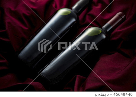 ワインボトル 45649440