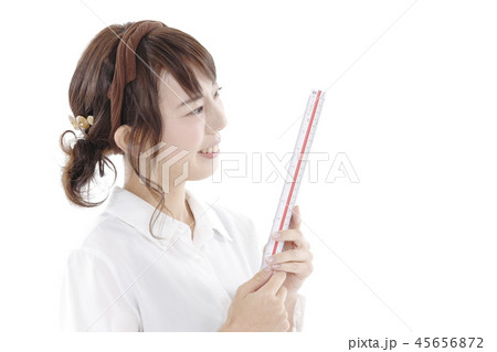 三角スケールを持つ女性 45656872