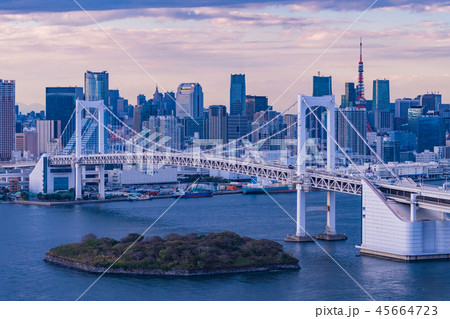 東京ウォーターフロント　レインボーブリッジ　トワイライト 45664723