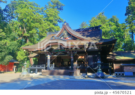 晴天下の香取神宮　拝殿 45670521