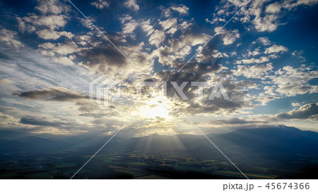 光芒の空撮 45674366