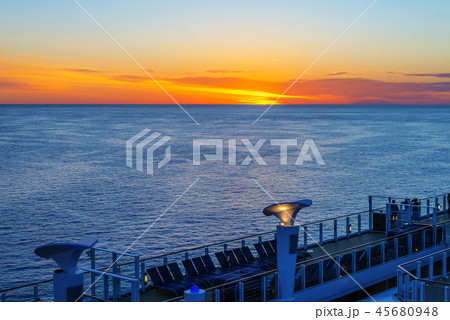 海外 旅行 スポット 45680948