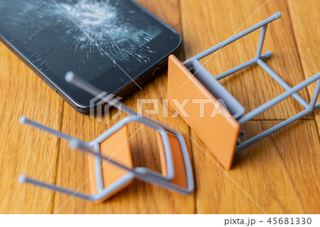 いじめ　イジメ　いじめイメージ 45681330