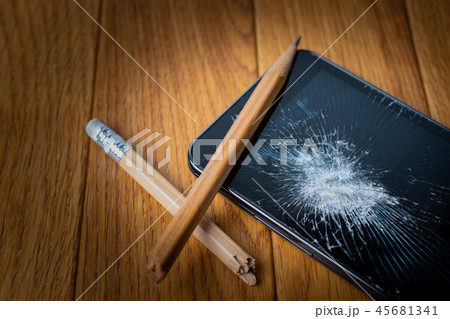 いじめ　イジメ　いじめイメージ 45681341