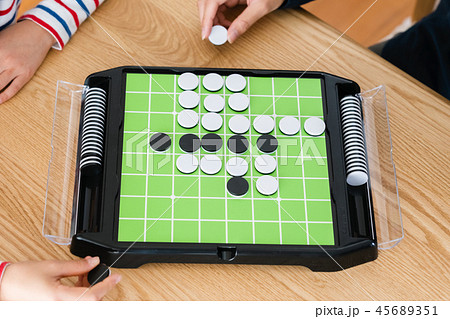 オセロゲーム 45689351