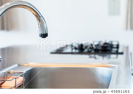 ダイニングキッチン　台所　アイランドキッチン　新品　水道 45691163