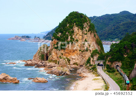 笹川流れ海岸付近を走る485系・特急いなほ 笹川流れ海岸付近を走る485系・特急いなほ 45692552