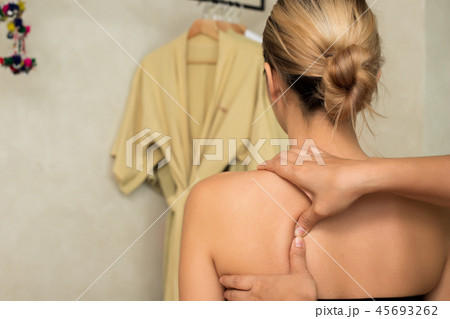 Osteopathy massage medicine pain relief 45693262