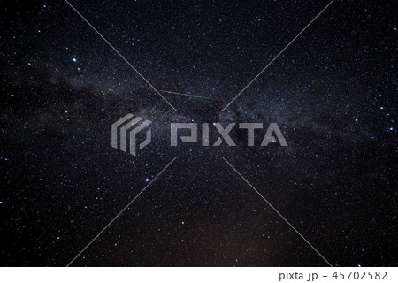 天の川と流星 45702582
