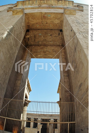 エジプト　エドゥフ神殿　ホルス神殿 45702814