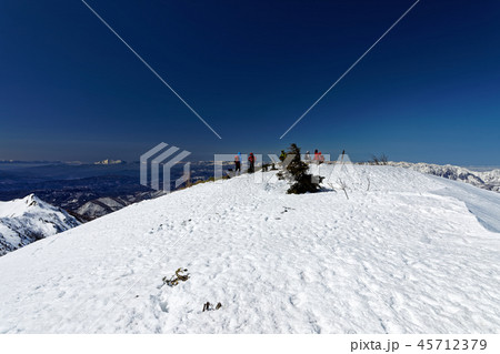 浅春の上州武尊山山頂の風景 浅春の上州武尊山山頂の風景 45712379