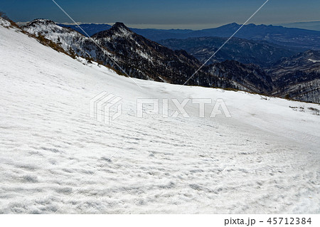 上州武尊山稜線から見る川場尾根と赤城山 45712384